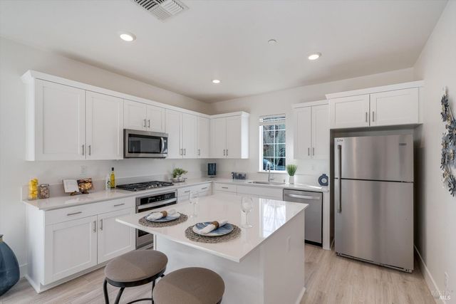 6054 Oxford Pl, Rohnert Park, CA 94928