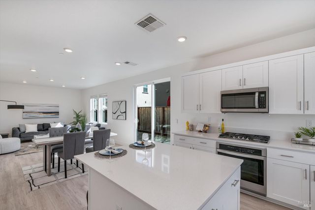 6054 Oxford Pl, Rohnert Park, CA 94928