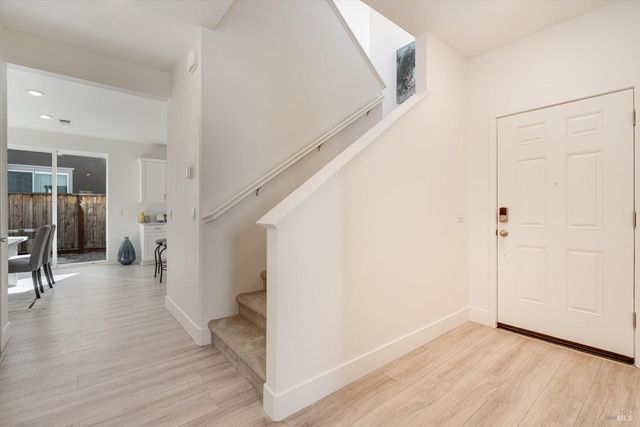 6054 Oxford Pl, Rohnert Park, CA 94928