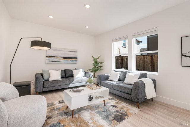 6054 Oxford Pl, Rohnert Park, CA 94928