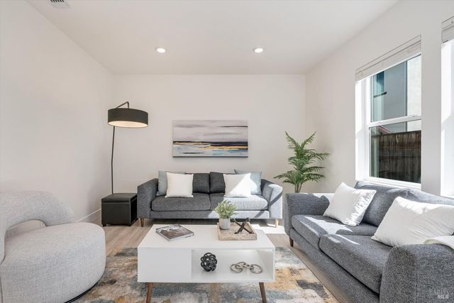 6054 Oxford Pl, Rohnert Park, CA 94928