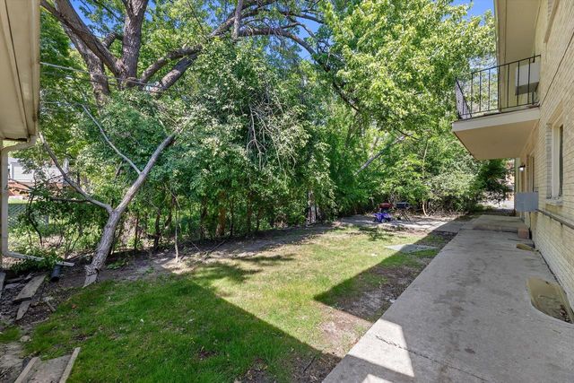 10112 W Sharon LANE, Milwaukee, WI 53225