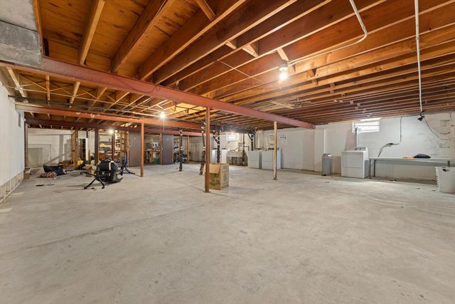 10112 W Sharon LANE, Milwaukee, WI 53225