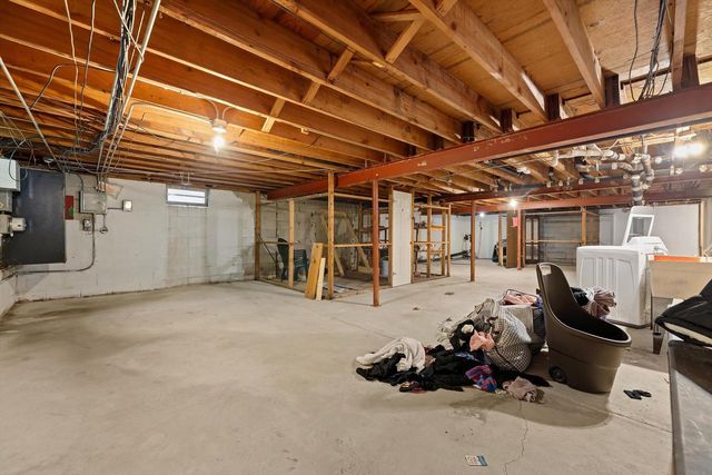10112 W Sharon LANE, Milwaukee, WI 53225