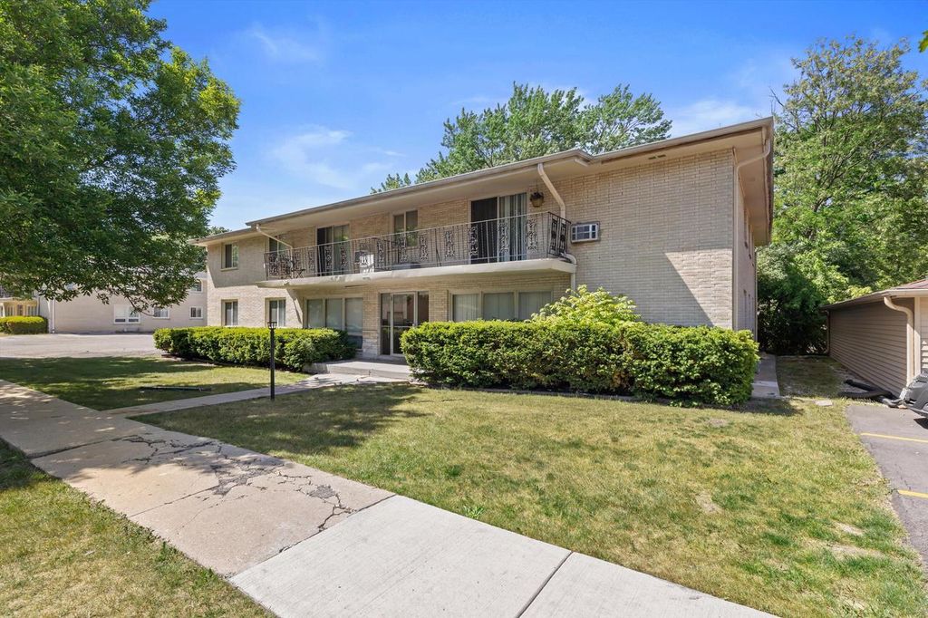 10112 W Sharon LANE, Milwaukee, WI 53225