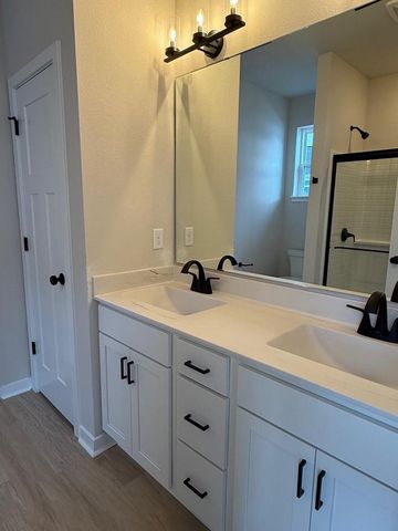 1549 Patton DRIVE, Hartford, WI 53027