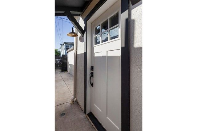 2842 W Avenue 33, Los Angeles, CA 90065