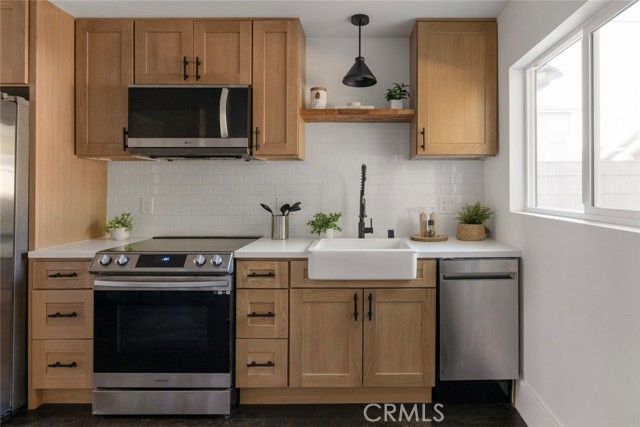 2842 W Avenue 33, Los Angeles, CA 90065