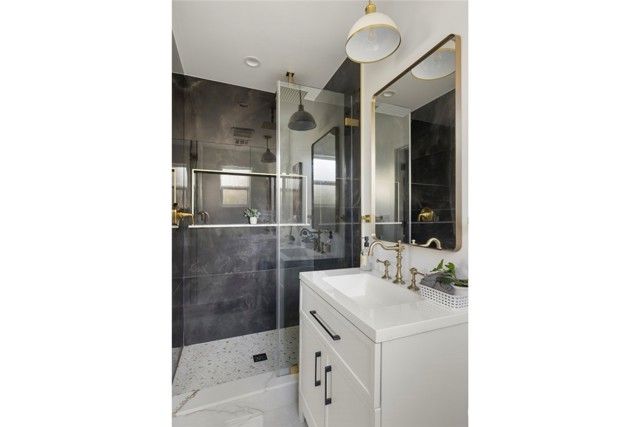 2842 W Avenue 33, Los Angeles, CA 90065