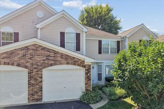 855 W Saratoga Circle, Island Lake, IL 60042