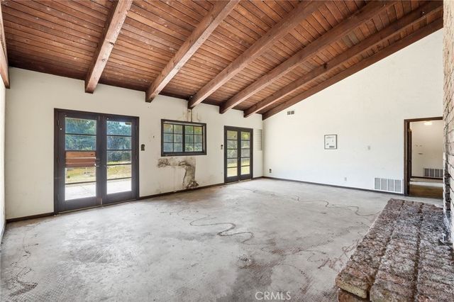 11560 Darling Road, Agua Dulce, CA 91390
