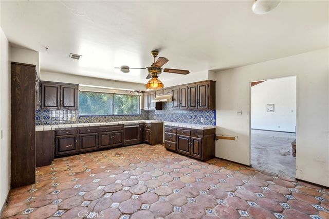 11560 Darling Road, Agua Dulce, CA 91390