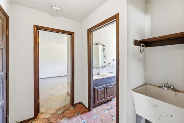 11560 Darling Road, Agua Dulce, CA 91390