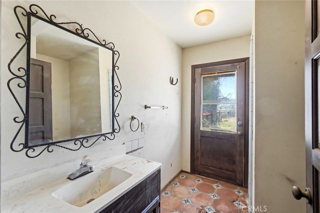 11560 Darling Road, Agua Dulce, CA 91390