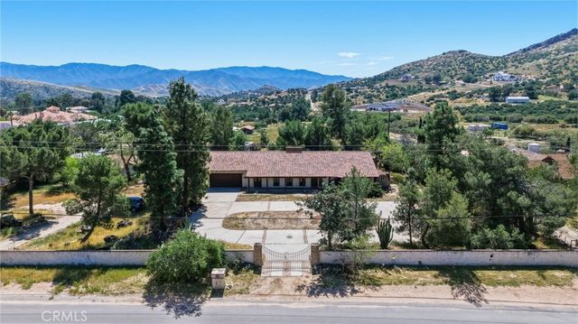 11560 Darling Road, Agua Dulce, CA 91390