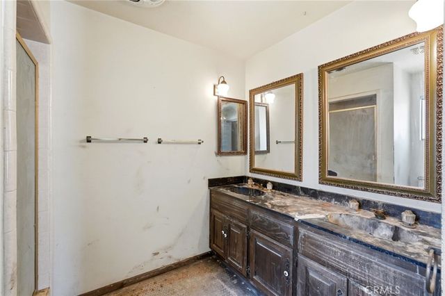 11560 Darling Road, Agua Dulce, CA 91390