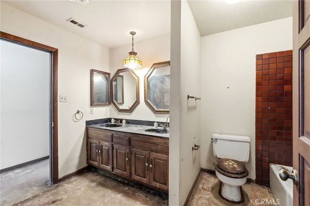 11560 Darling Road, Agua Dulce, CA 91390
