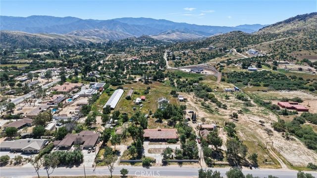 11560 Darling Road, Agua Dulce, CA 91390