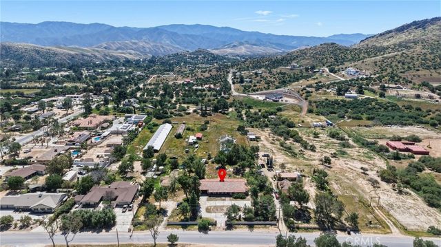 11560 Darling Road, Agua Dulce, CA 91390