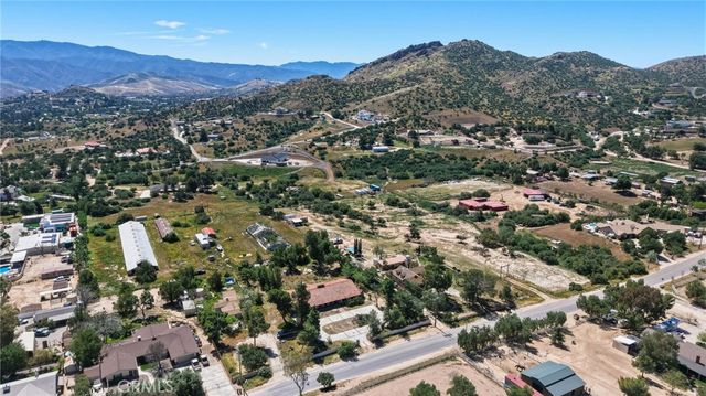 11560 Darling Road, Agua Dulce, CA 91390