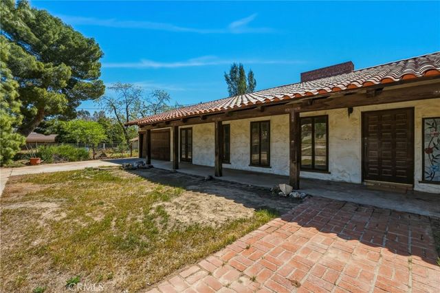 11560 Darling Road, Agua Dulce, CA 91390