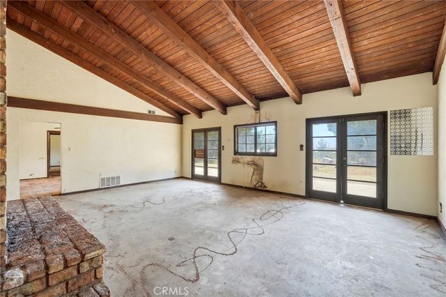 11560 Darling Road, Agua Dulce, CA 91390