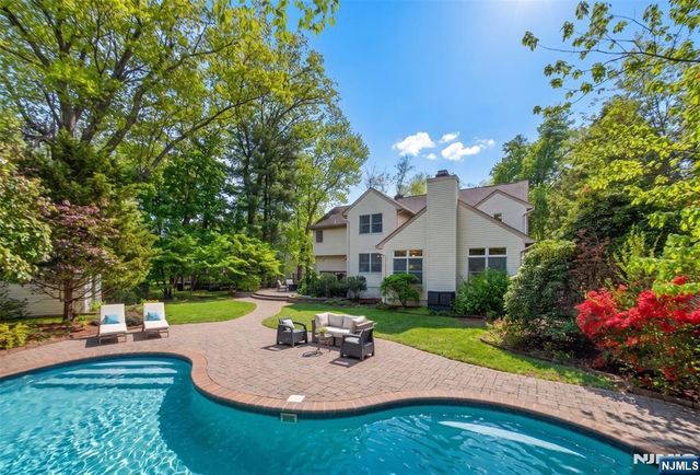 55 Canterbury Drive, Ramsey, NJ 07446