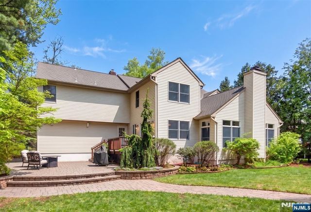 55 Canterbury Drive, Ramsey, NJ 07446