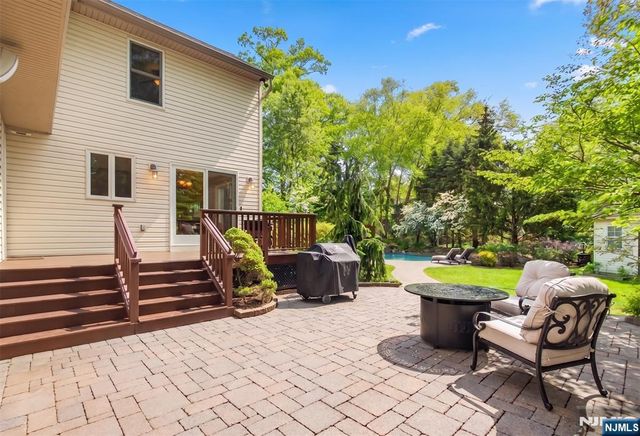 55 Canterbury Drive, Ramsey, NJ 07446