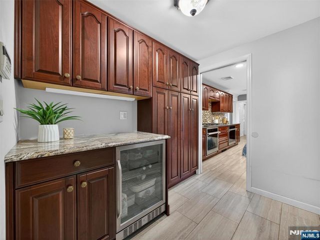 55 Canterbury Drive, Ramsey, NJ 07446