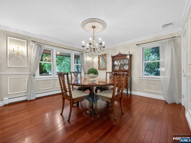 55 Canterbury Drive, Ramsey, NJ 07446