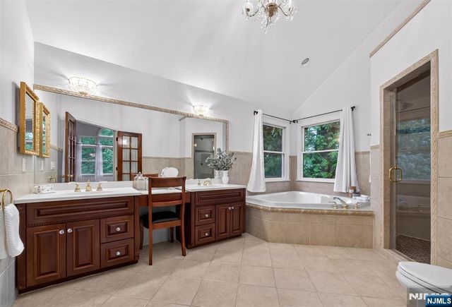 55 Canterbury Drive, Ramsey, NJ 07446