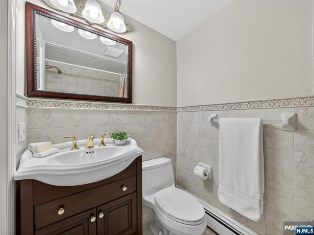 55 Canterbury Drive, Ramsey, NJ 07446