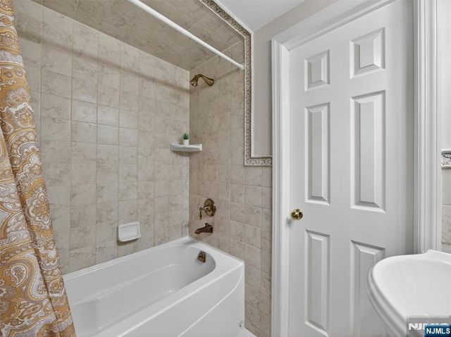55 Canterbury Drive, Ramsey, NJ 07446