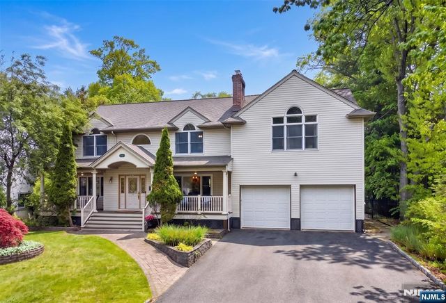 55 Canterbury Drive, Ramsey, NJ 07446