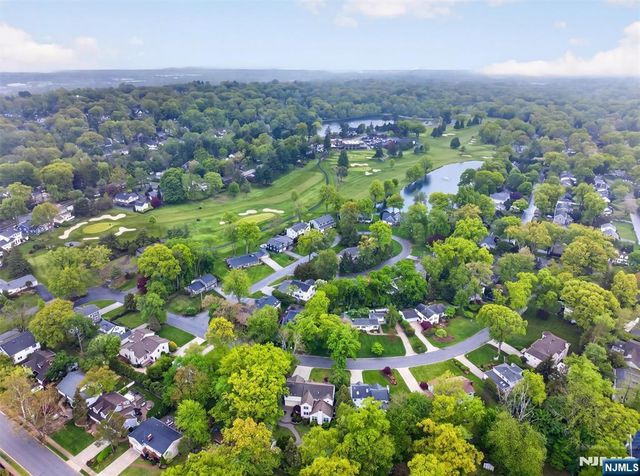 55 Canterbury Drive, Ramsey, NJ 07446
