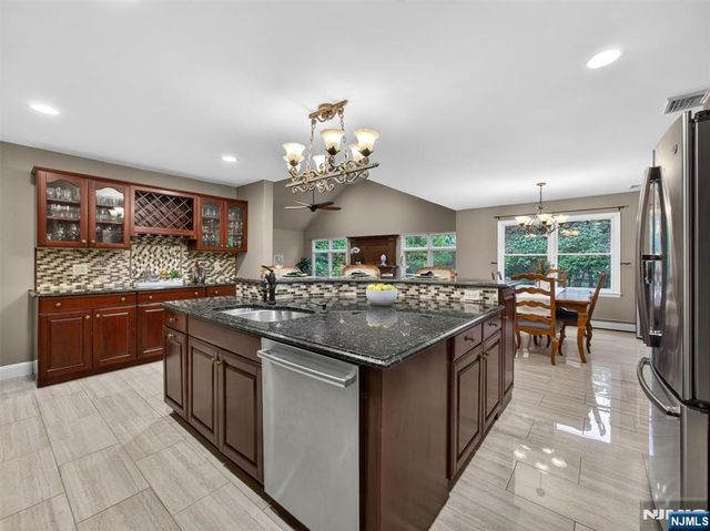 55 Canterbury Drive, Ramsey, NJ 07446