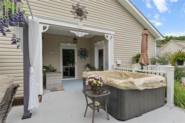 3940 Muddy Creek Drive, Winston-salem, NC 27107