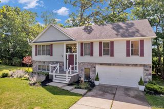 1522 Oregon Court, Waterford, MI 48327