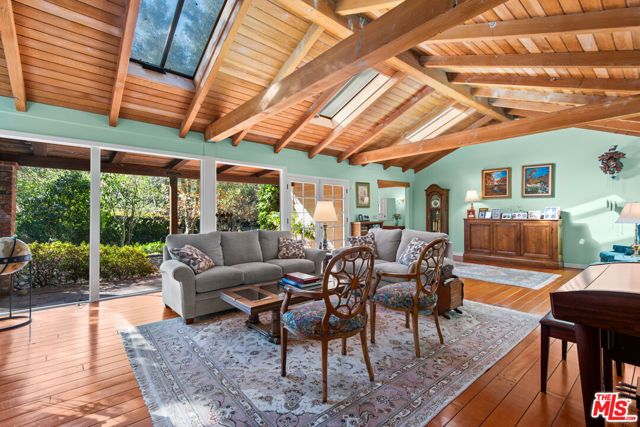 1702 Crater Lane, Los Angeles, CA 90077