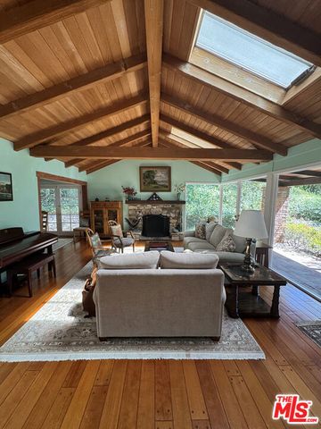 1702 Crater Lane, Los Angeles, CA 90077
