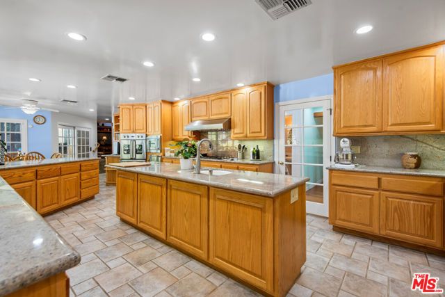1702 Crater Lane, Los Angeles, CA 90077