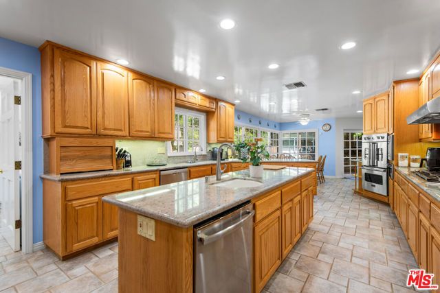 1702 Crater Lane, Los Angeles, CA 90077