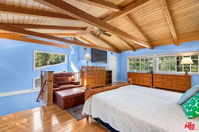 1702 Crater Lane, Los Angeles, CA 90077