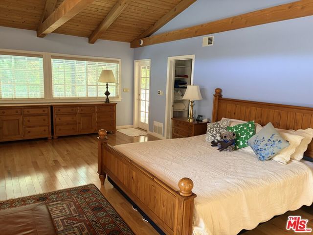 1702 Crater Lane, Los Angeles, CA 90077