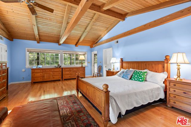 1702 Crater Lane, Los Angeles, CA 90077
