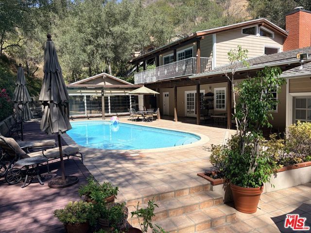 1702 Crater Lane, Los Angeles, CA 90077