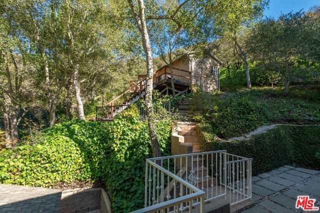 1702 Crater Lane, Los Angeles, CA 90077