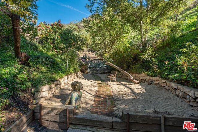 1702 Crater Lane, Los Angeles, CA 90077