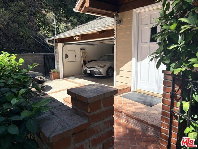 1702 Crater Lane, Los Angeles, CA 90077